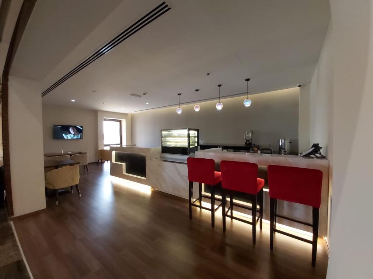 Basrah International Airport Hotel Extérieur photo