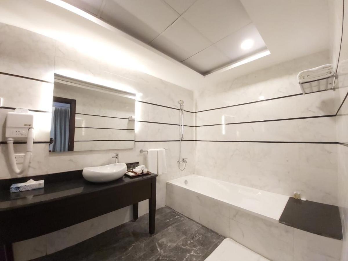 Basrah International Airport Hotel Extérieur photo